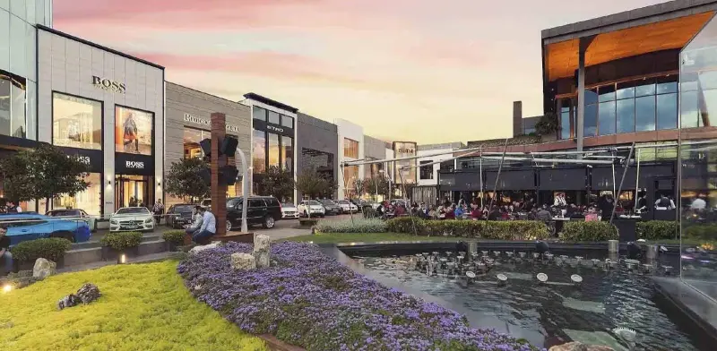 Prisma Plaza - Luxury Business Hub