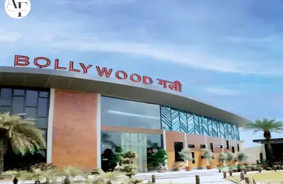 Bollywood Gully Chandigarh Royale City Zirakpur: Luxury Residential Projects in Zirakpur | 1-4 BHK Apartments, Villas