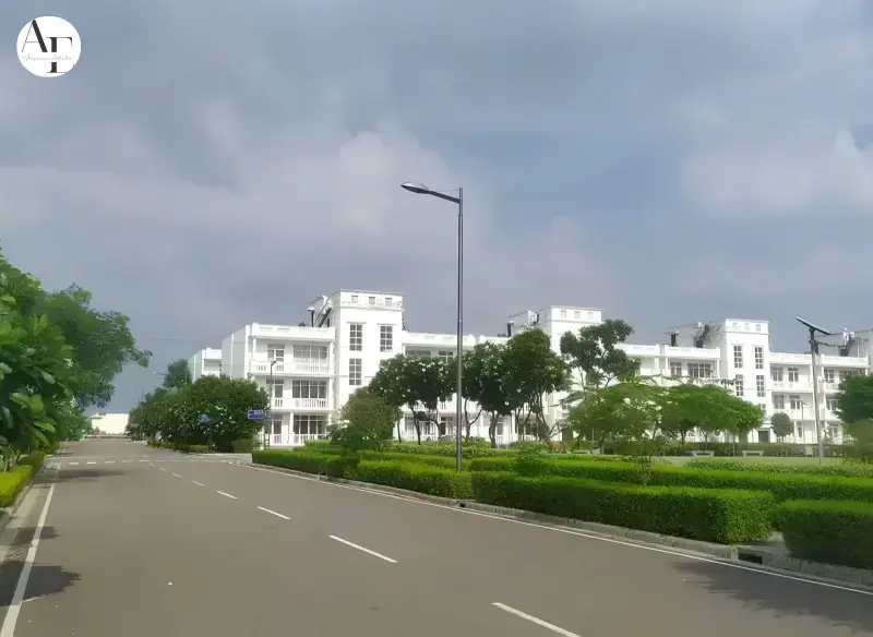 DLF Hyde Park Mullanpur New Chandigarh | Best Residential Projects in New Chandigarh | Luxury Villas & Floors