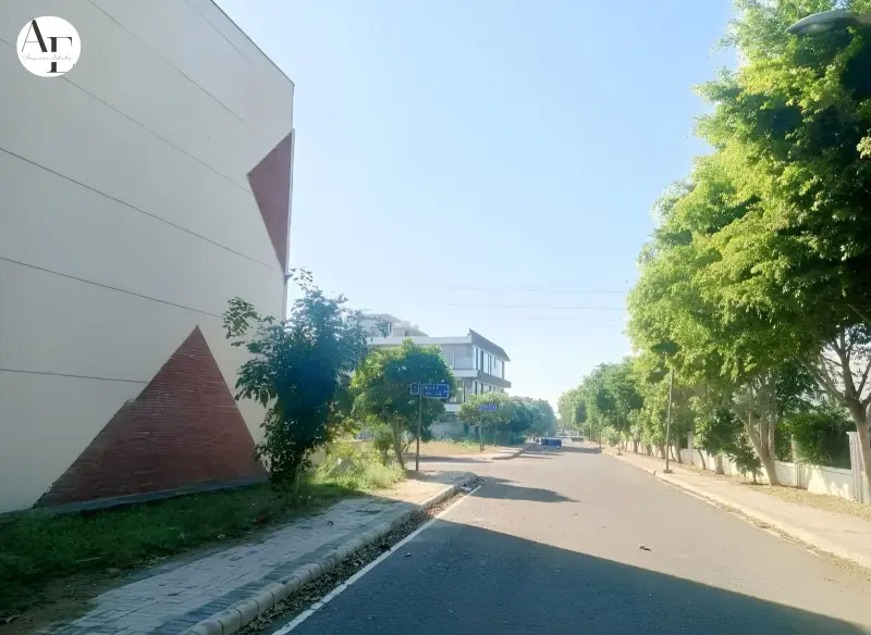 DLF Hyde Park Mullanpur New Chandigarh | Best Residential Projects in New Chandigarh | Luxury Villas & Floors
